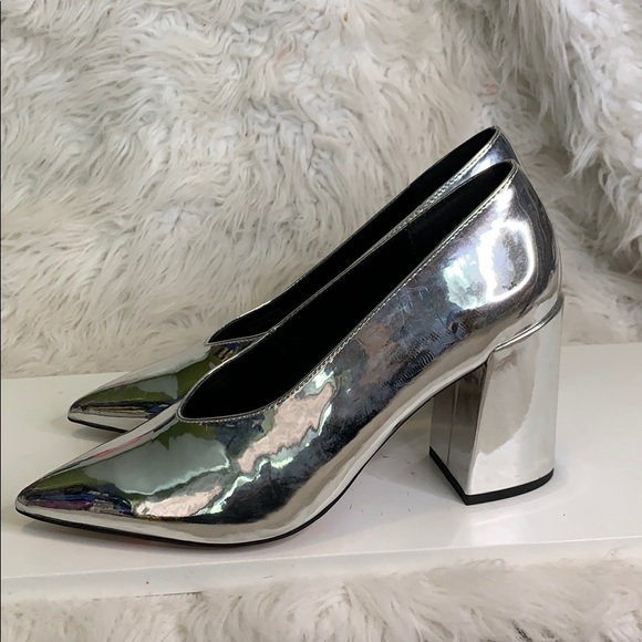 Metallic heels - Picture 4 of 8